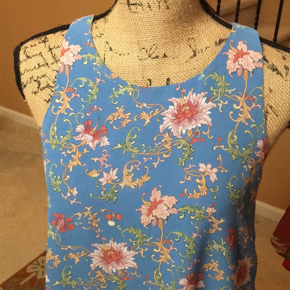 Max Studio Polyester Floral Print Sleeveless Top - Picture 3 of 6